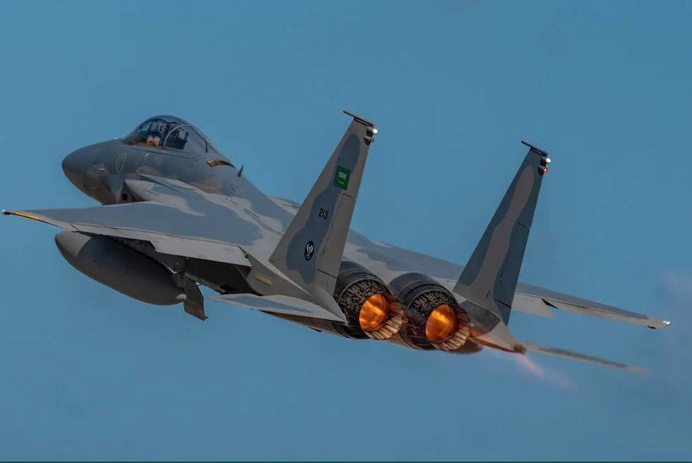 COMAO F-15 και F-16 σαρώνουν το FIR Αθηνών – Δείτε βίντεο και φωτογραφίες